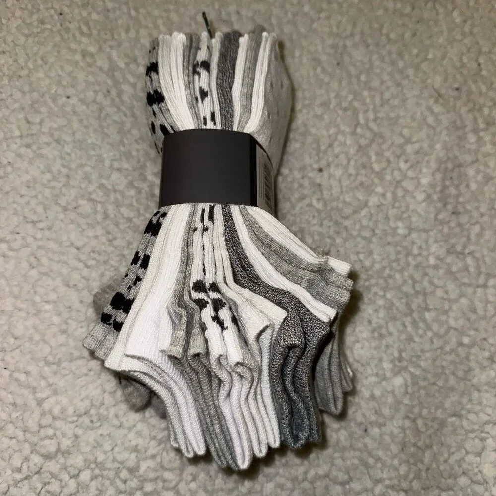 Vince Camuto Women’s No Show Socks 10 Pairs Black Gray White NWT